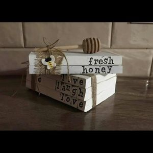 Farmhouse  decor books